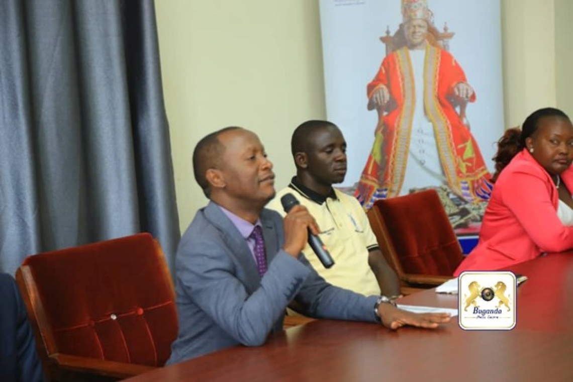 Hon. Robert Serwanga Ssaalongo addressing youth leaders Image
